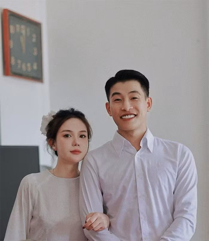 Nam diễn viên Tuấn Anh (hay còn gọi là Tuấn Mõ) vừa làm lễ ăn hỏi với bạn gái Thu Trang (Ỉn Cheng) sau hơn chục ngày hai người công khai hẹn hò. (Ảnh: FB Vũ Thị Thu Trang)