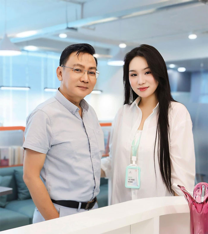 Theo nhận xét của Trịnh Kim Chi, con gái lớn có tính cách hiền lành, lạc quan nhưng suy nghĩ chín chắn và chững chạc.