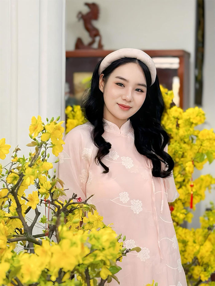 Sau khi tốt nghiệp đại học ngành Hàng không, Khánh Ngân sẽ du học ngành Quản trị kinh doanh để nối nghiệp của bố.