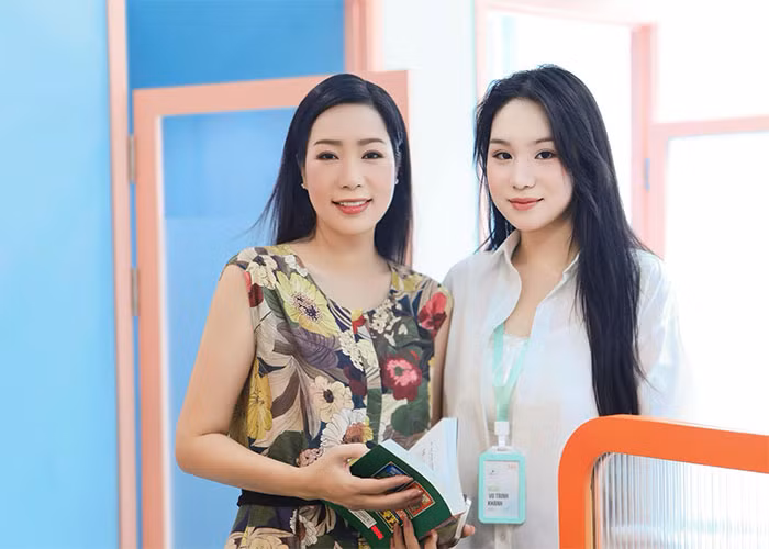  Con gái lớn của Trịnh Kim Chi cao 1m72, khuôn mặt xinh xắn, duyên dáng.