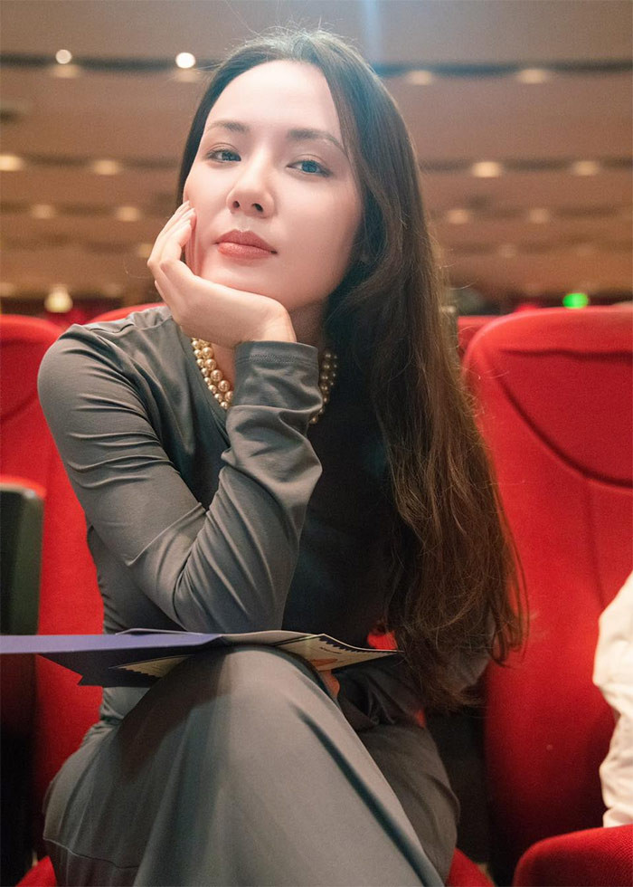 Thời gian gần đây nữ ca sĩ quê Thanh Hóa dần trở lại với âm nhạc qua các show diễn nhỏ nhưng được khán giả đón nhận nồng nhiệt.