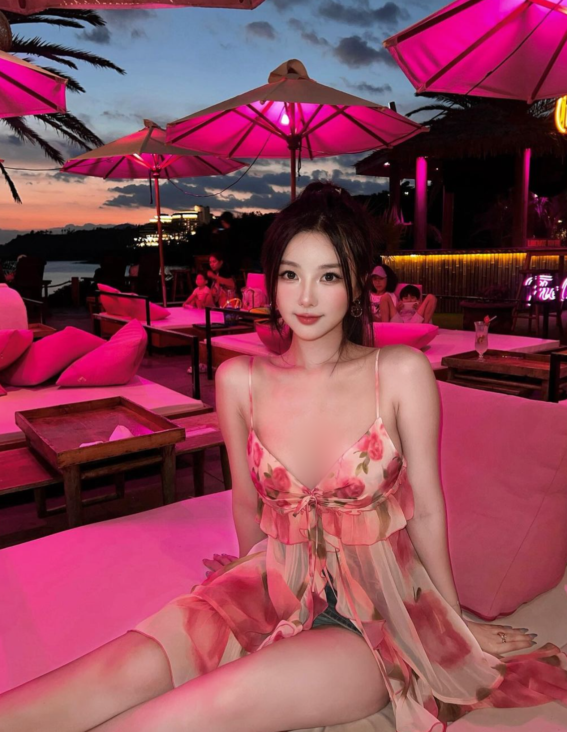 Hot girl xứ Trung này sở hữu vóc dáng vô cùng nóng bỏng. Ảnh: IG riya_yu