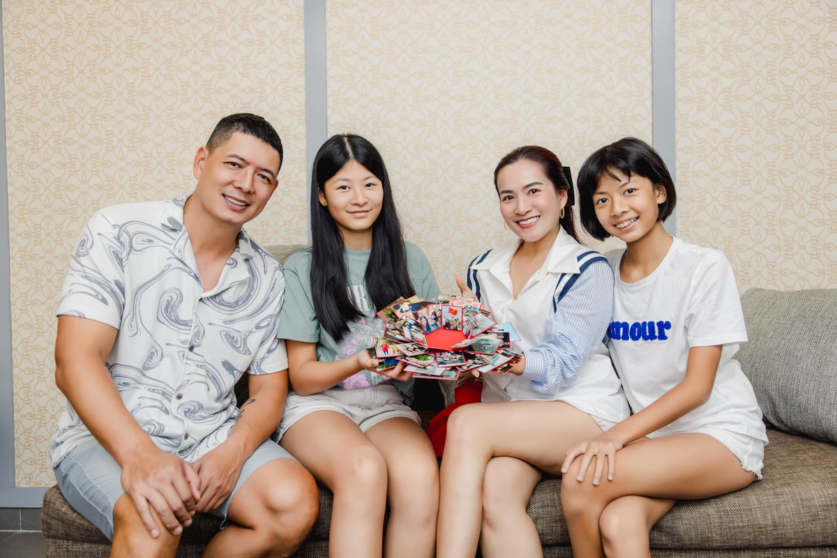Là một trong những sao nam nổi tiếng bậc nhất showbiz Việt, Bình Minh đang có cuộc sống sung túc, viên mãn bên bà xã doanh nhân Anh Thơ cùng 2 cô con gái đáng yêu. Ảnh: FB Le Anh Tho