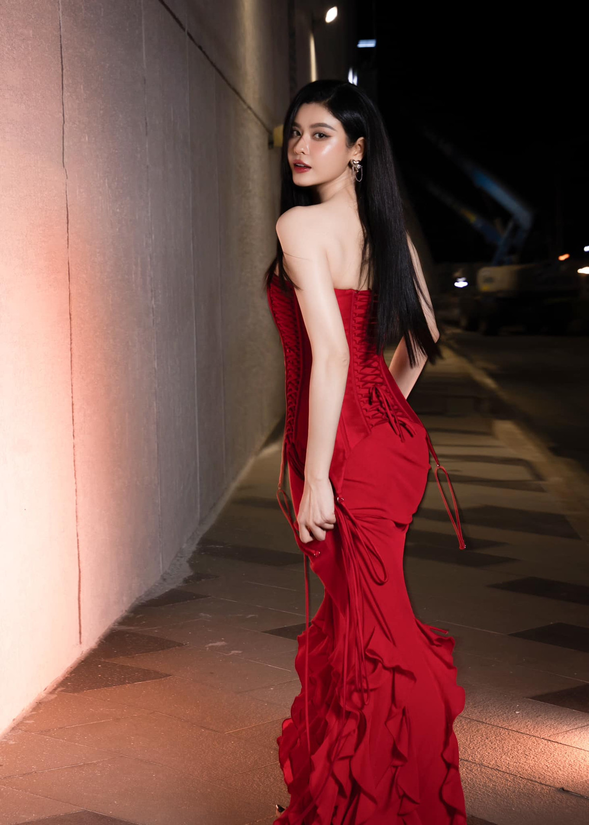 Nữ ca sĩ cũng chia sẻ thêm, hiện tại cô cảm thấy rất hạnh phúc và bình yên với cuộc sống. Cô trân trọng những gì mình đang có và tập trung vào những điều tích cực trong cuộc sống.