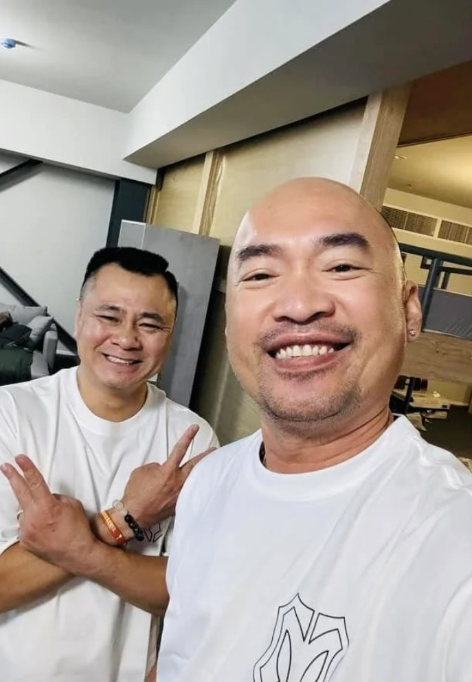 NSND Tự Long và Tiến Luật thân thiết sau thời gian tham gia gameshow "Anh trai vượt ngàn chông gai".