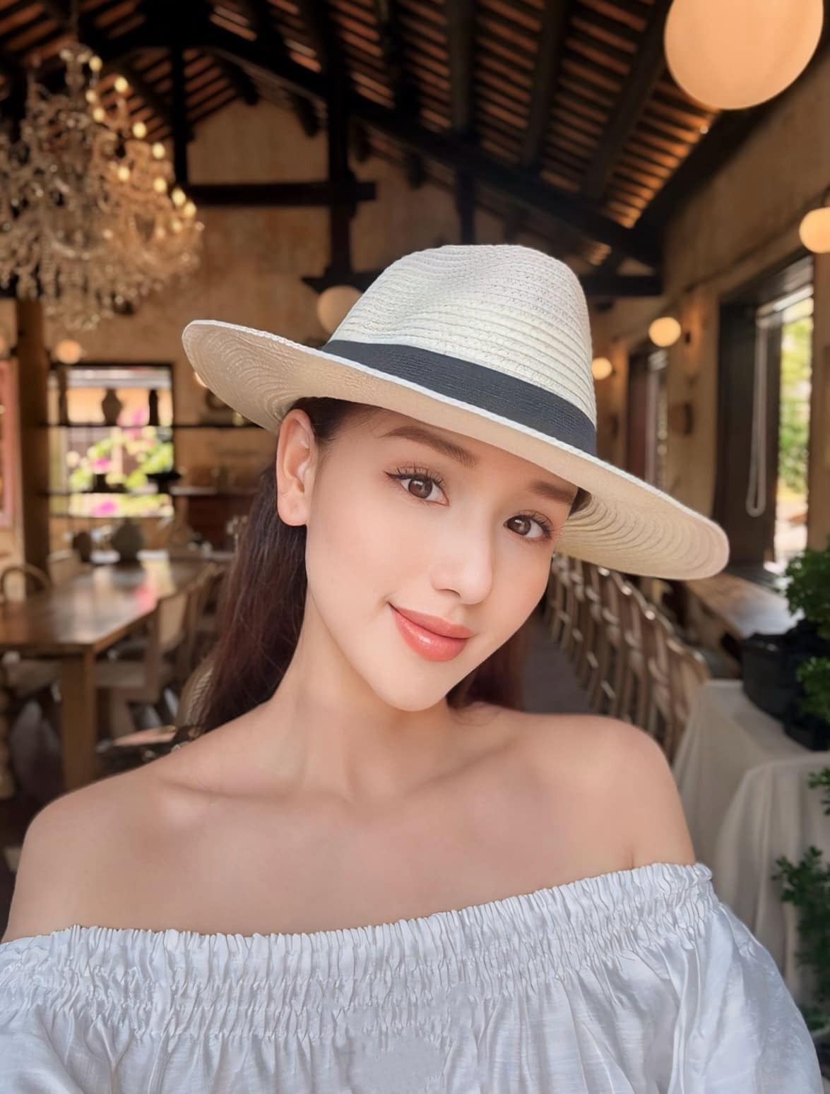 Lã Thanh Huyền luôn là mỹ nhân đắt giá của làng điện ảnh Việt.