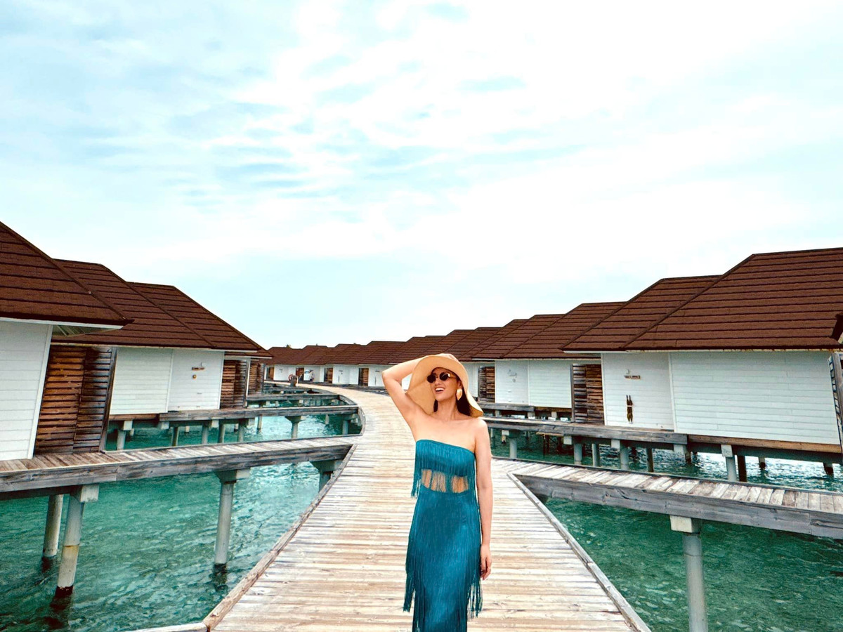 Không chỉ thành công trong sự nghiệp, diễn viên Lã Thanh Huyền còn có một cuộc sống hôn nhân viên mãn bên ông xã đại gia và cậu con trai kháu khỉnh.