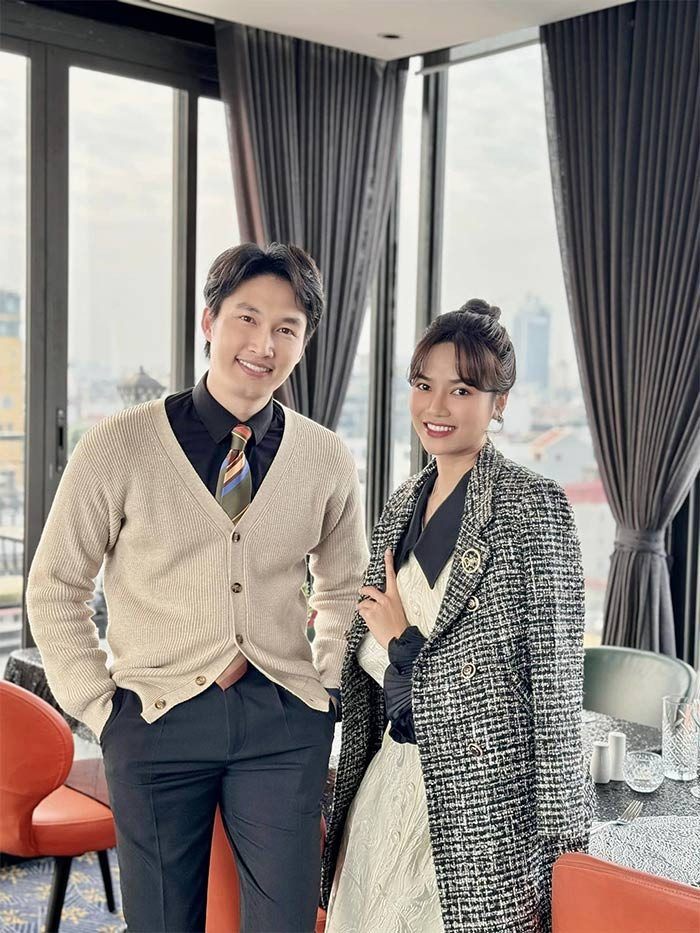 Trong phim mới "Gặp em ngày nắng" phát sóng trên VTV, Anh Đào - Đình Tú vào vai một cặp đôi Phương - Huy.