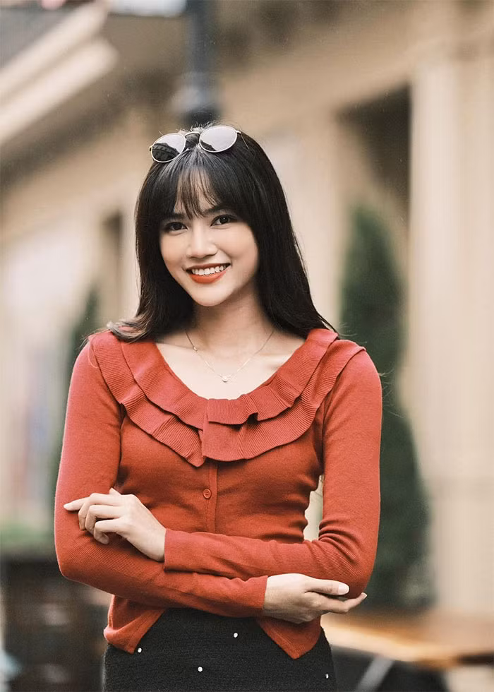 Anh Đào từng quen mặt với khán giả trong loạt phim truyền hình như: "Lối về miền hoa", "Đấu trí", "Hướng dương ngược nắng", "Lửa ấm", "Trở về giữa yêu thương".