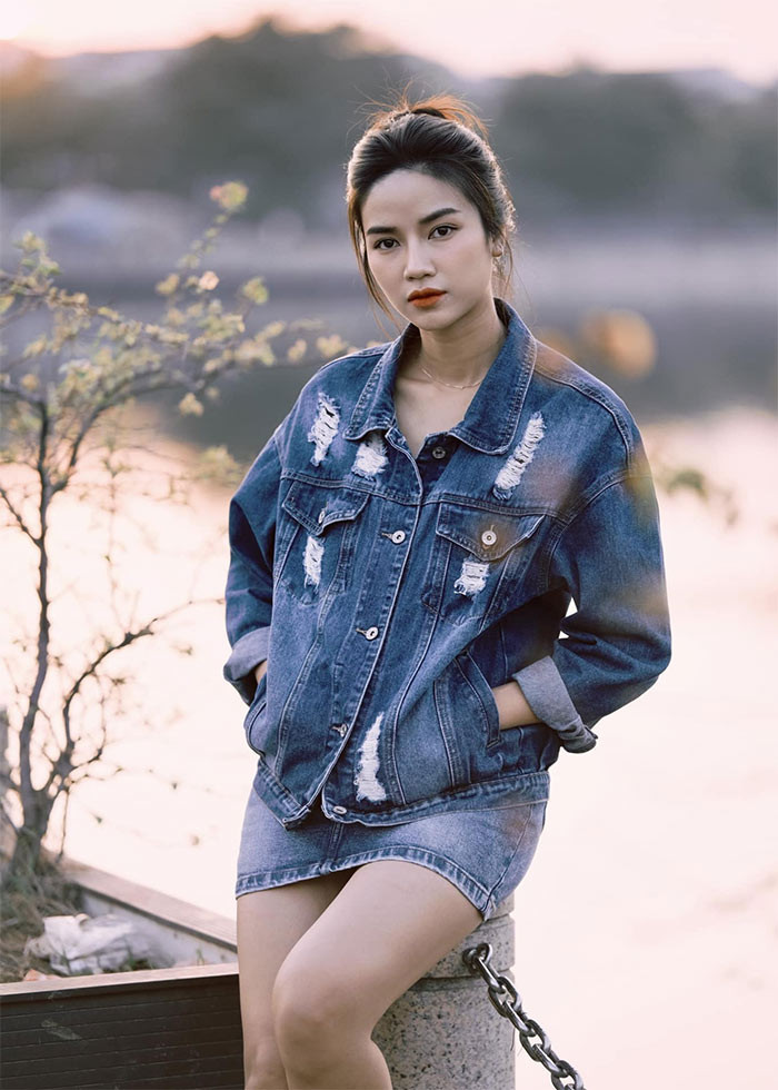 Nữ diễn viên sinh năm 1996 tốt nghiệp trường Đại học Sân khấu Điện Ảnh Hà Nội.