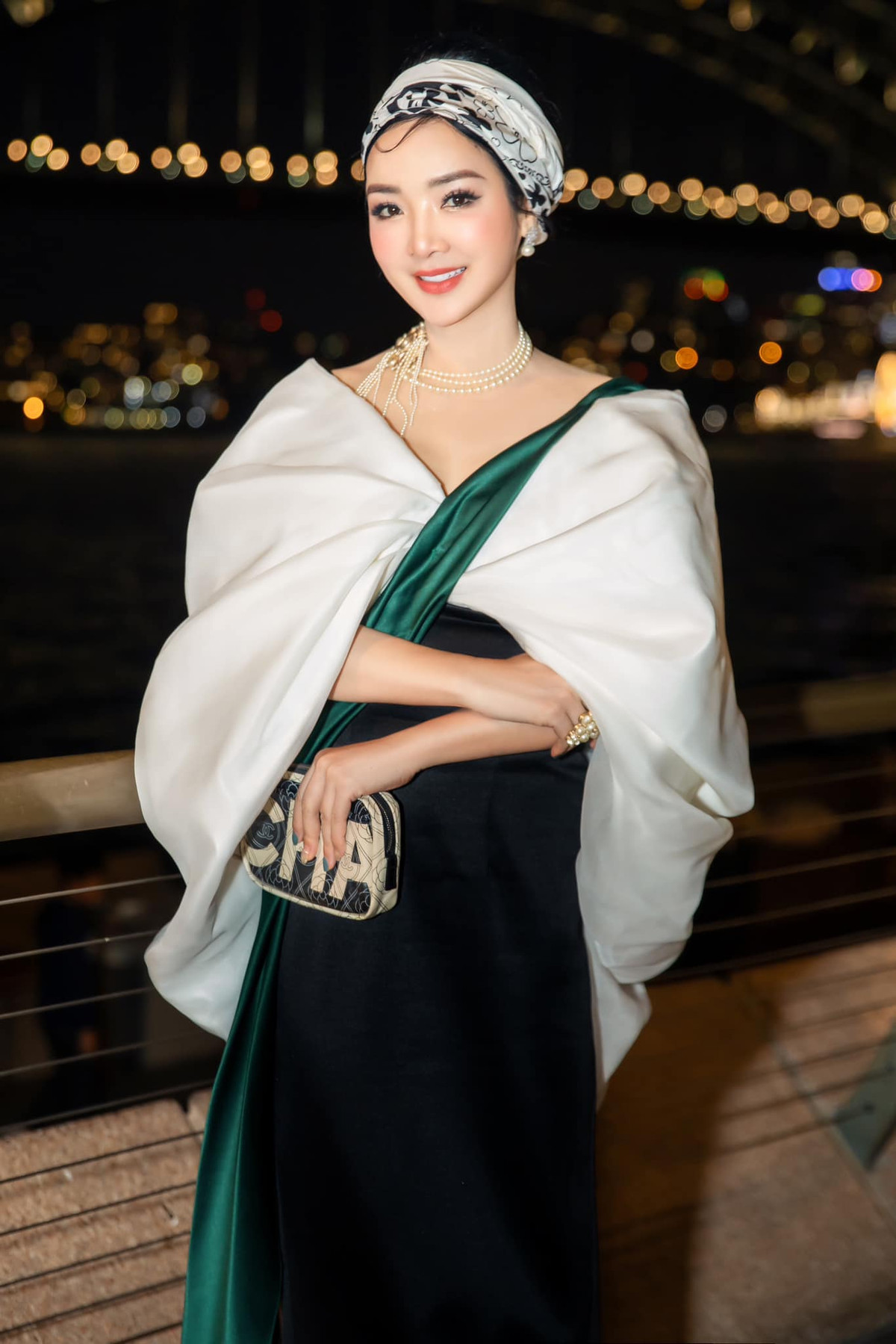 Trong chuyến đi đến Australia, Hoa hậu Giáng My vẫn giữ nguyên phong cách quý phái vốn có. Ảnh: FB Giáng My