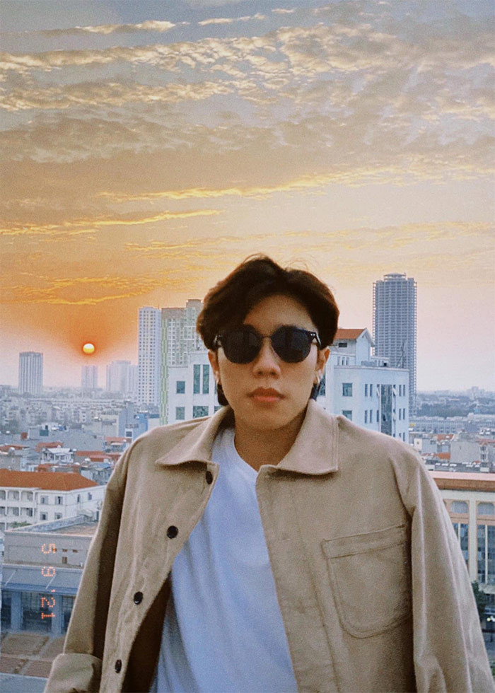 Trước đó, con trai "Táo bà" Vân Dung cũng có một vai rất nhỏ trong "Gia đình mình vui bất thình lình" và "Lối nhỏ vào đời".