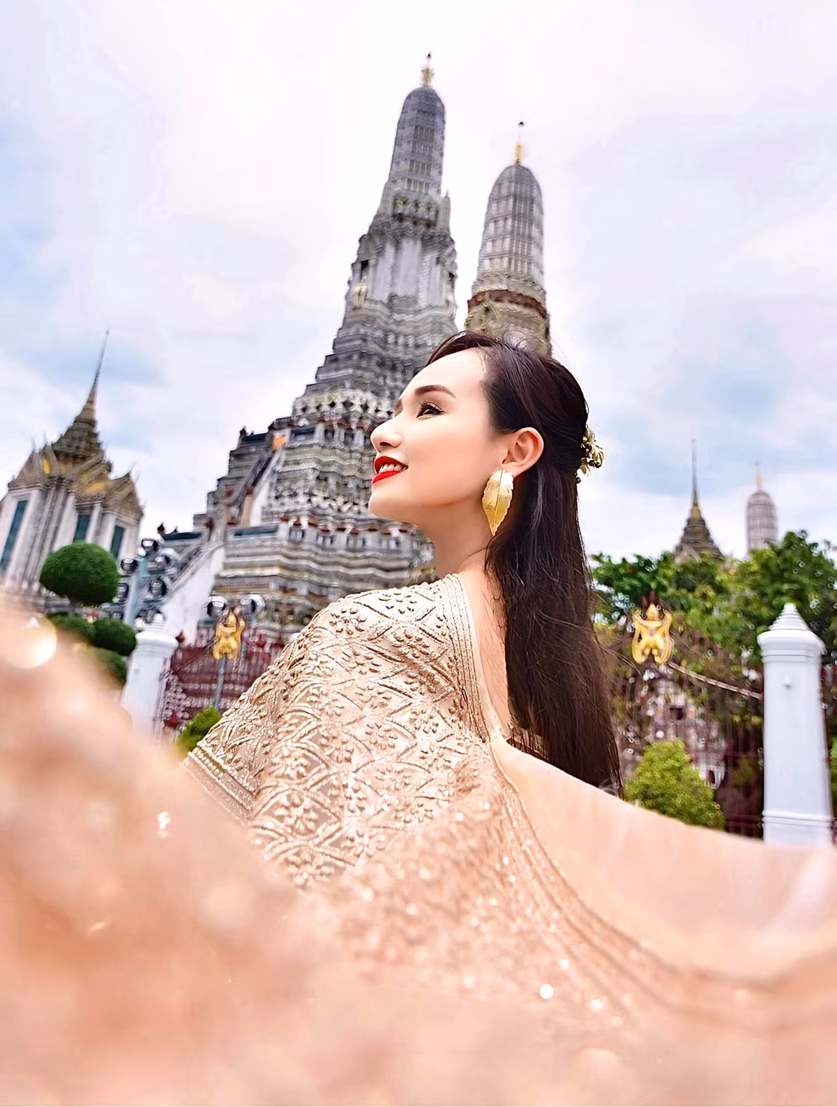 Nữ diễn viên Lã Thanh Huyền tạo dáng xinh đẹp khi đi Thái Lan. Ảnh: FB Lã Thanh Huyền