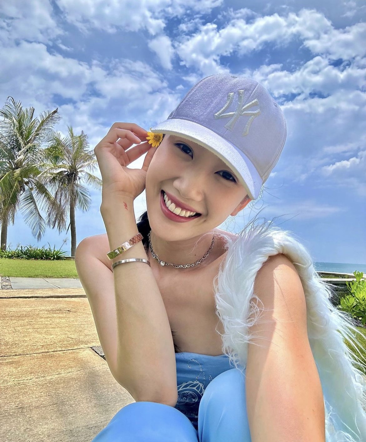 Nhờ gu thời trang trẻ trung, sành điệu, Thúy Ngân luôn trở thành tâm điểm chú ý mỗi khi xuất hiện.