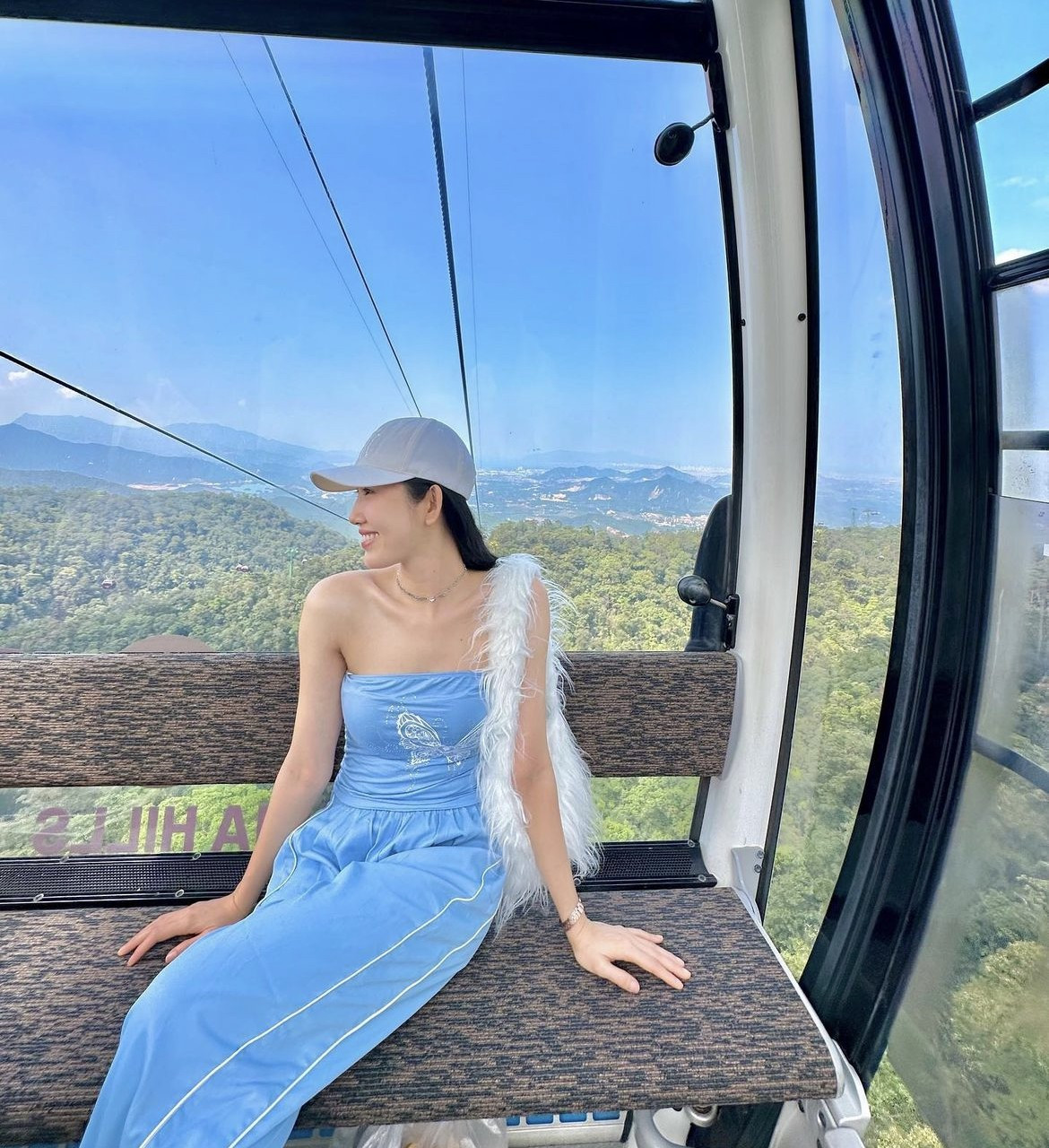 Cô cũng là nguồn cảm hứng cho nhiều bạn trẻ trong việc xây dựng hình ảnh cá nhân.