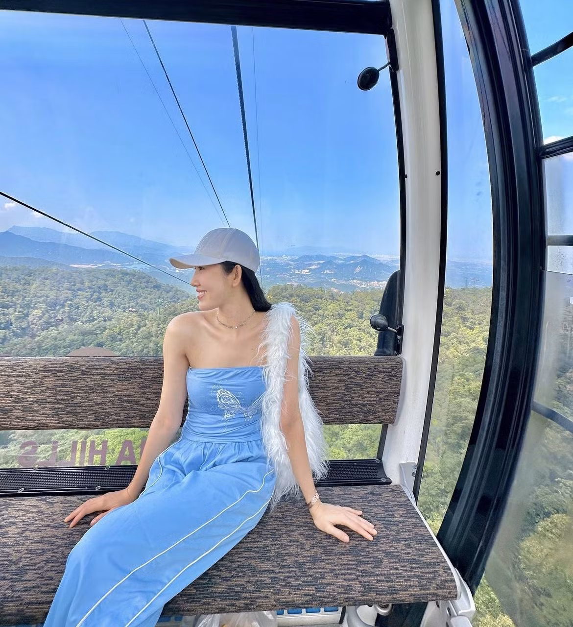 Cô cũng là nguồn cảm hứng cho nhiều bạn trẻ trong việc xây dựng hình ảnh cá nhân.