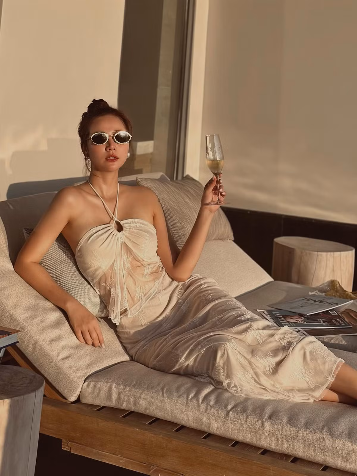 Nổi tiếng với nhan sắc xinh đẹp, trẻ trung cùng gu thời trang sành điệu, Huyền Lizzie luôn biết cách thu hút sự chú ý của mọi người mỗi khi xuất hiện.