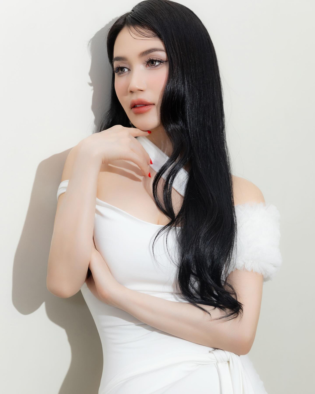 Sĩ Thanh làm phó chủ tịch một tập đoàn, trực tiếp điều hành công ty hơn 30 nhân viên và quản lý các công ty con khác. Ảnh: FB Sĩ Thanh