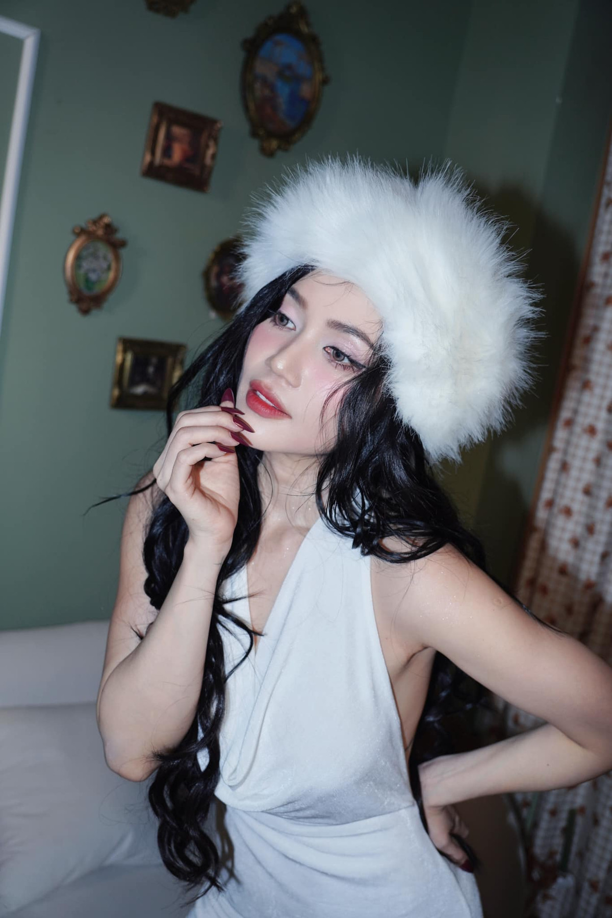 Bạn gái cũ của Huỳnh Phương chia sẻ, hiện tại, nghệ thuật và kinh doanh là hai mối quan tâm lớn của cô. Ảnh: FB Sĩ Thanh