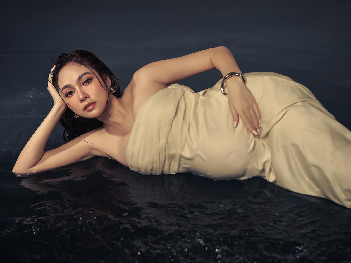 Lưu Hiền Trinh vừa chia sẻ loạt ảnh chụp bụng bầu và thông báo việc mang thai. Ảnh: FB Lưu Hiền Trinh