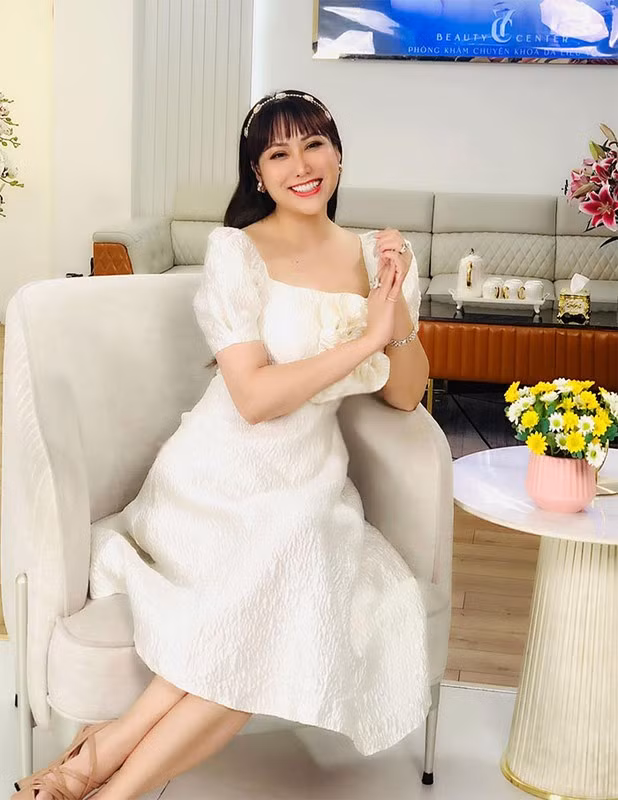 Sau lần ly hôn chồng trẻ vào năm 2017, cô liên tục chi cả tỷ đồng để "đại trùng tu" nhằm sở hữu nhan sắc hoàn hảo hơn. Ảnh: FBNV