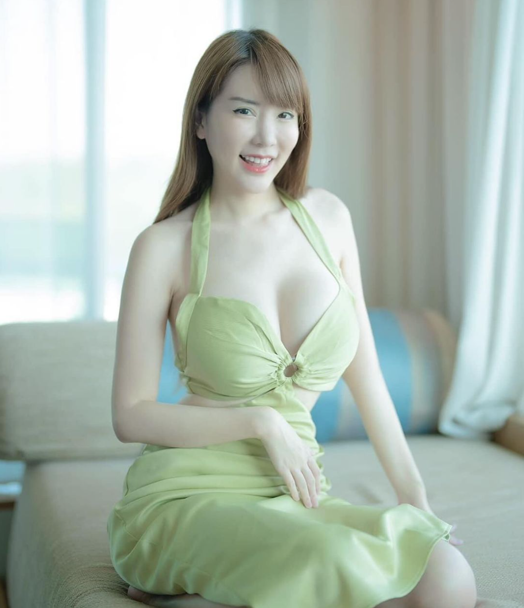 Sau khi những hình ảnh được lan truyền, đa số mọi người đều nhận xét, dáng vóc của hot girl Parvinee Tatiyakajohnlert còn đẹp hơn cả nhân vật truyện tranh.