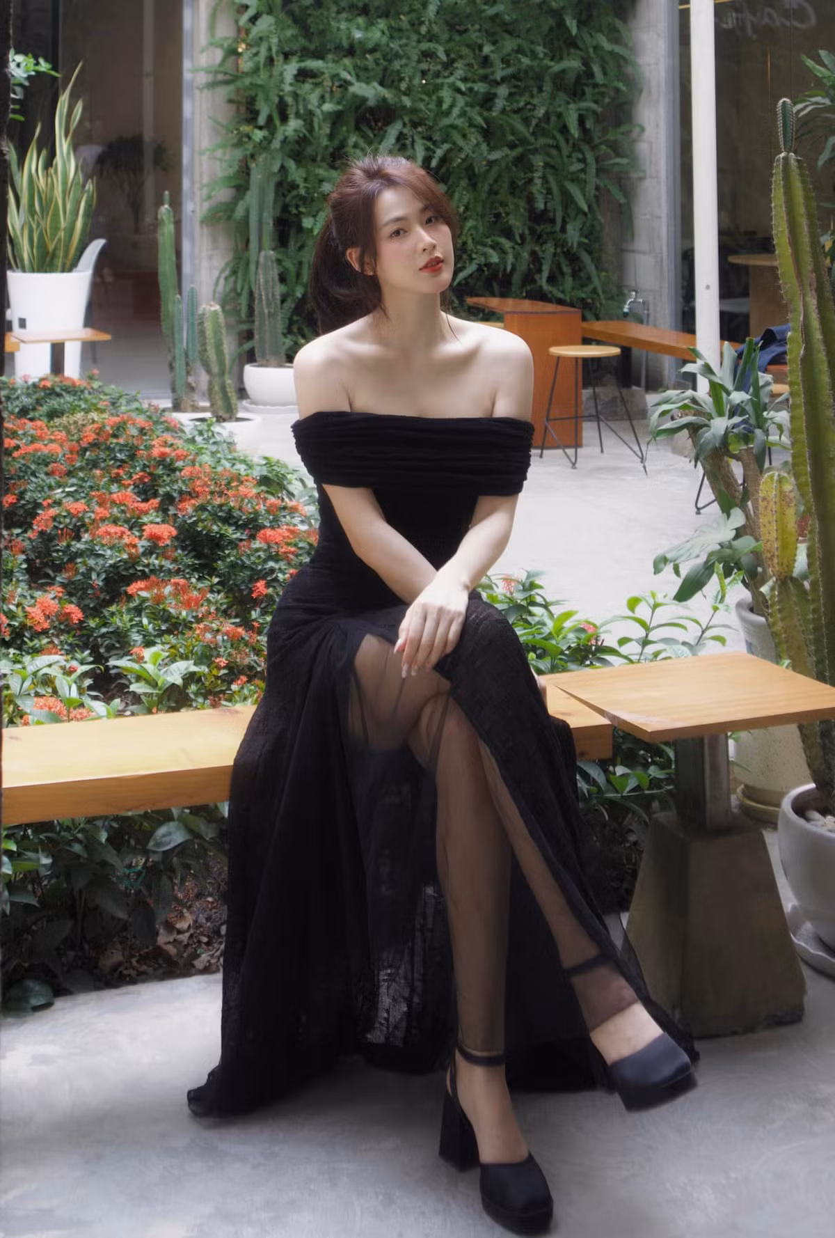 Chiều cao 1m70 cùng số đo ba vòng hoàn hảo giúp diễn viên Minh Trang luôn nổi bật trong mọi khung hình.