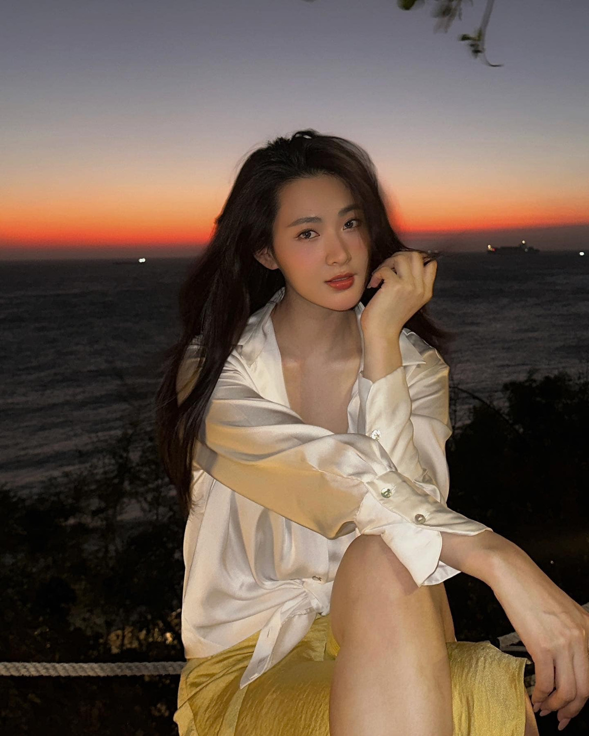 Minh Trang còn sở hữu thân hình vô cùng quyến rũ.