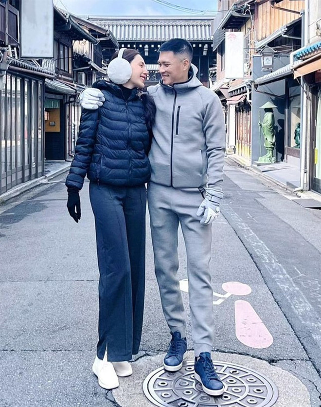 Thời gian qua, mạng xã hội lan truyền tin đồn Công Vinh và Thủy Tiên trục trặc hôn nhân.