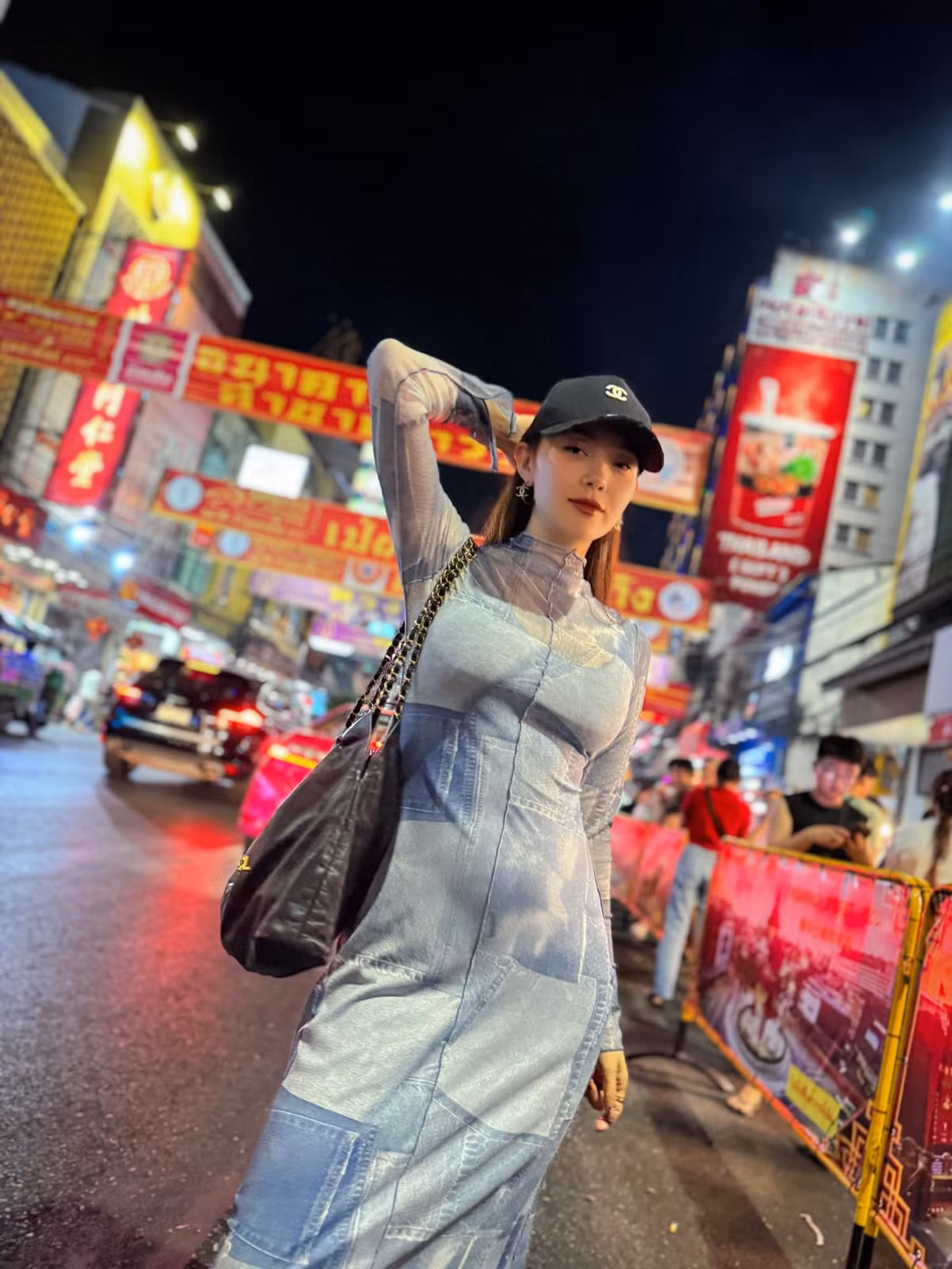 Người đẹp sinh năm 1987 chia sẻ, cô rất thích tính cách yêu đời, hài hước của chồng.