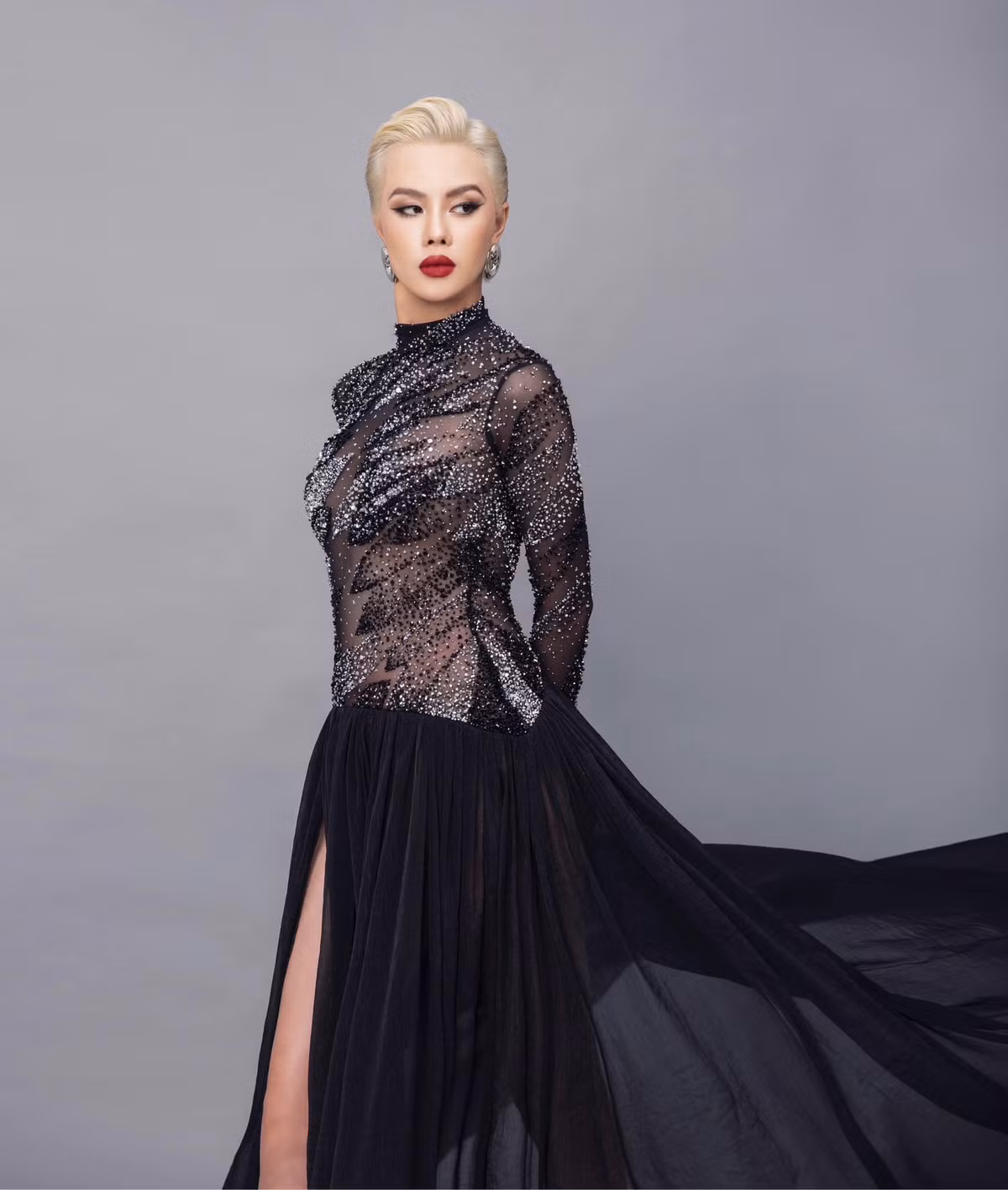 Người đẹp 9x sở hữu thân hình bốc lửa, vòng nào chuẩn vòng nấy.