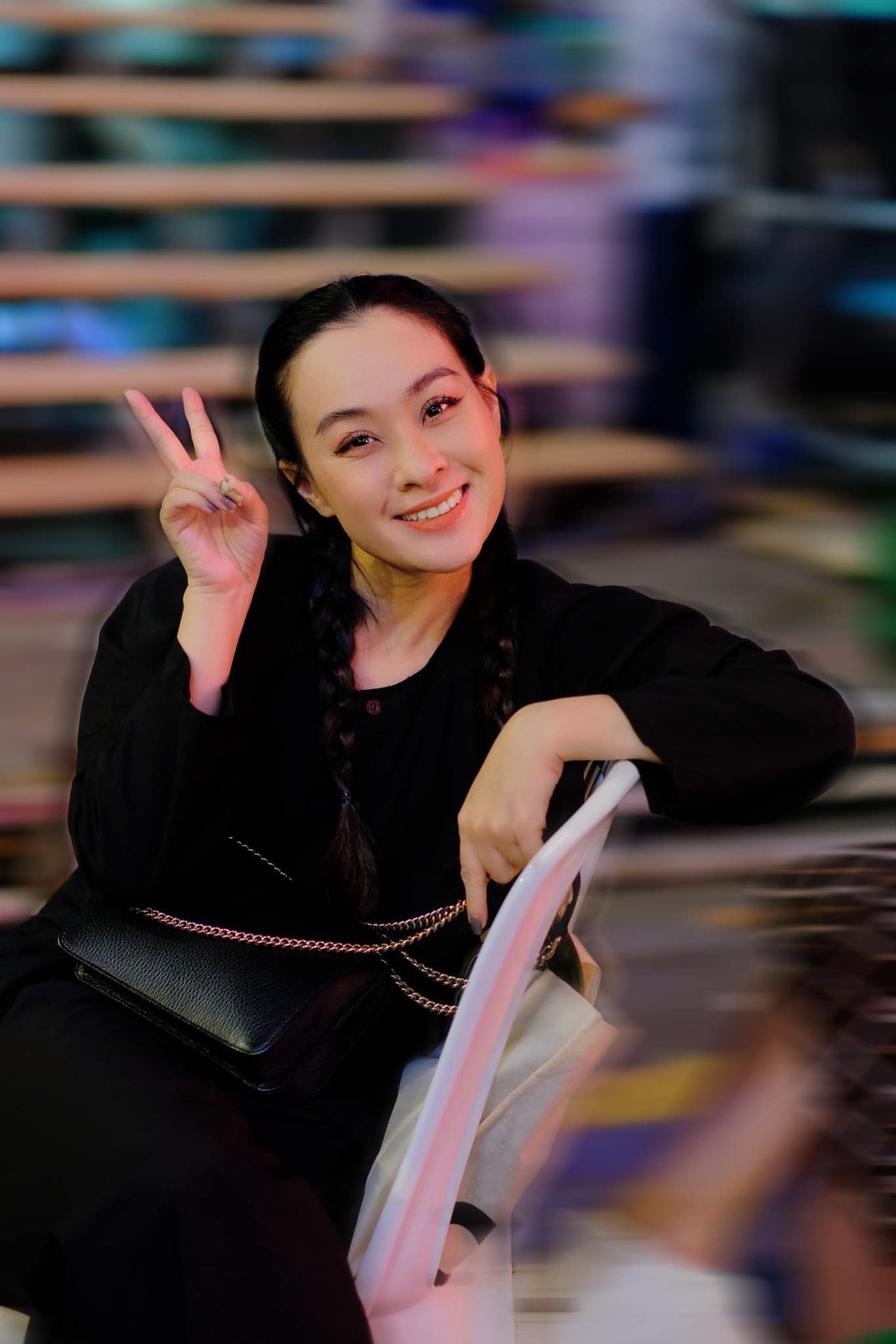 Được biết, Thuý Nga vẫn đang độc thân. Cô có cuộc sống ổn định khi đã mua được nhà, xe riêng sau nhiều năm chăm chỉ làm việc và vẫn còn rất nhiều tâm huyết với con đường ca hát. Ảnh: FB Nga Thuy Le