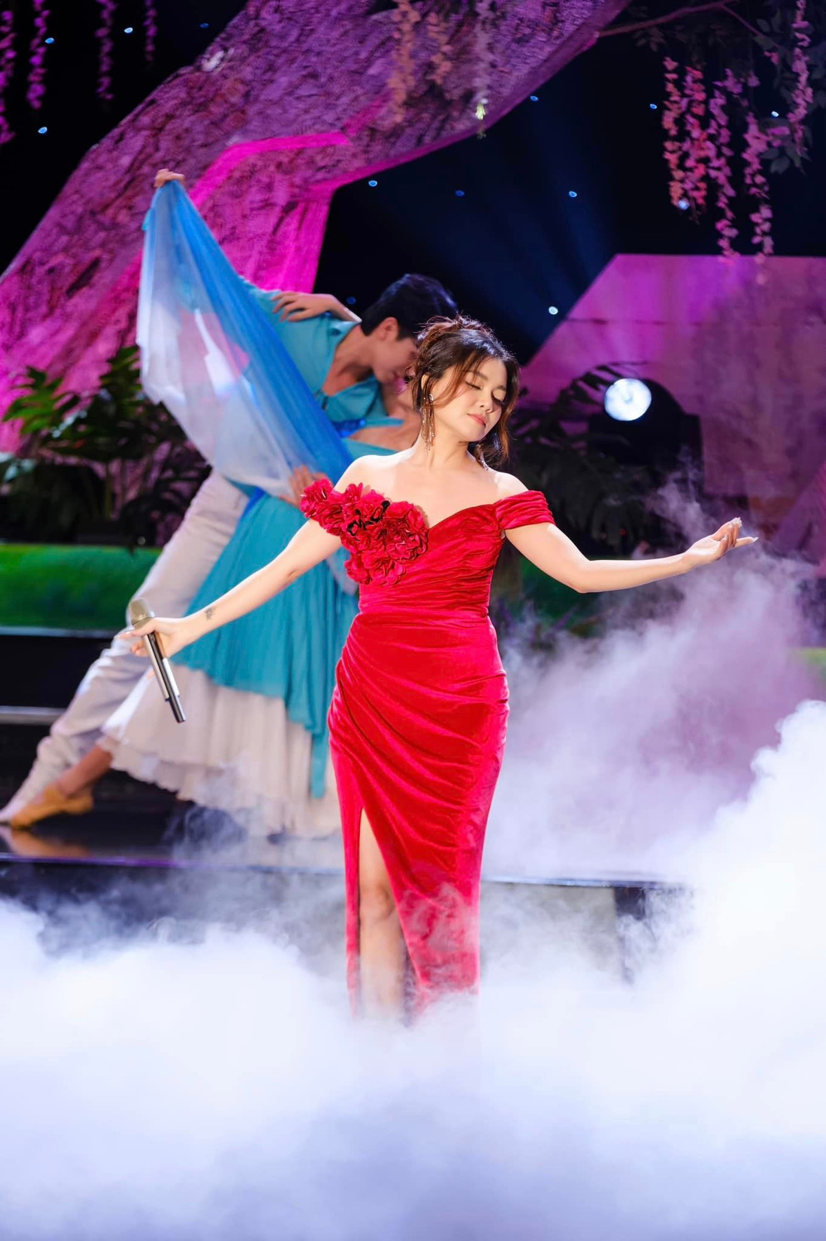 Hiện tại, Thanh Ngọc đã có gia đình riêng. Cô tiếp tục ca hát, đồng thời tập trung nhiều thời gian cho chồng con. Ảnh: FB Thanh Ngoc Le