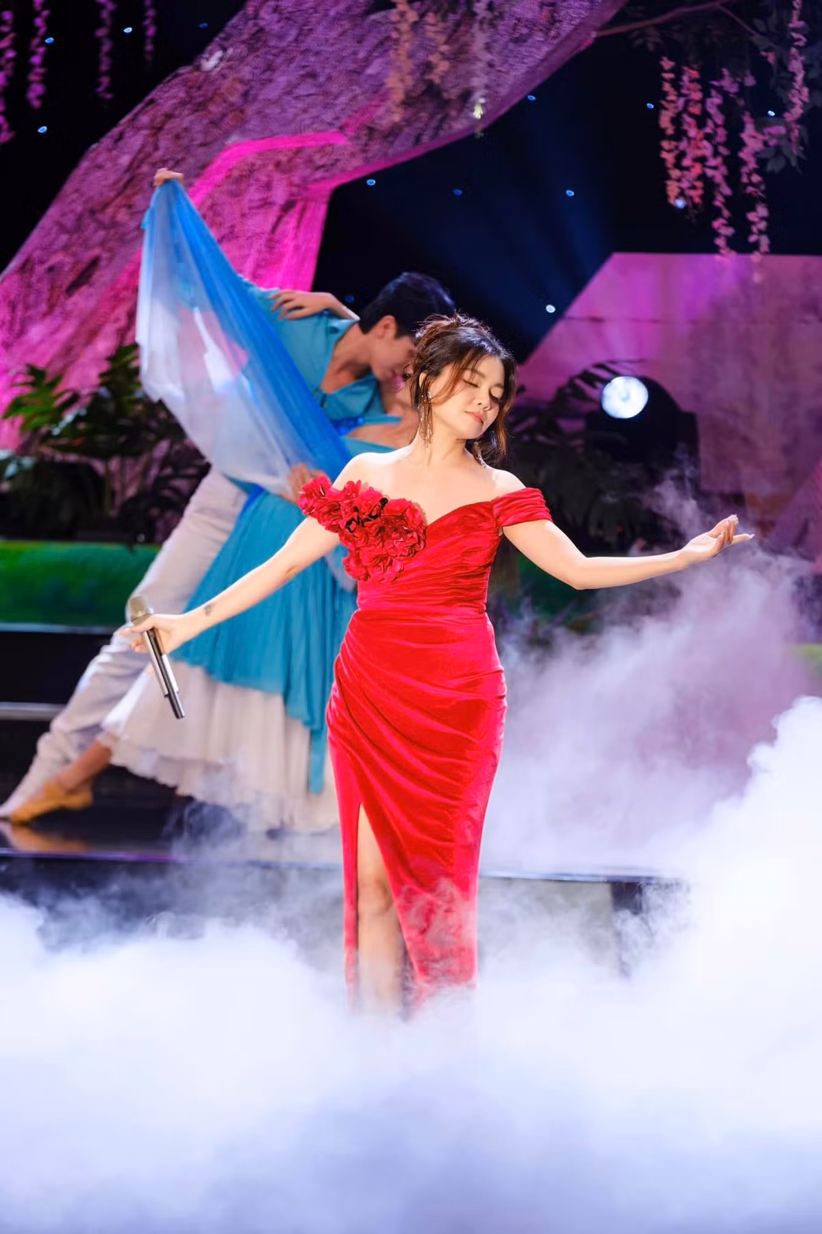 Hiện tại, Thanh Ngọc đã có gia đình riêng. Cô tiếp tục ca hát, đồng thời tập trung nhiều thời gian cho chồng con. Ảnh: FB Thanh Ngoc Le