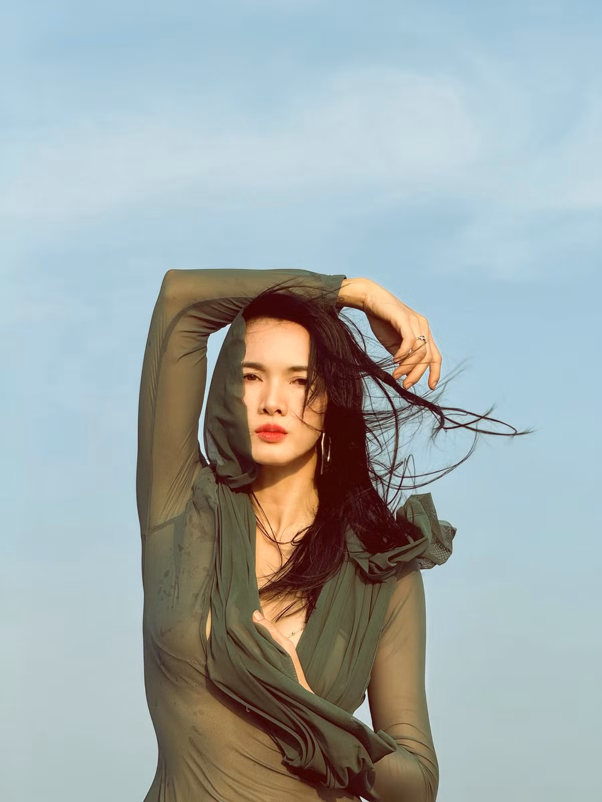 Trước đó, Anh Thư từng hút sự chú ý khi tung ảnh diện bikini nửa kín, nửa hở. Ảnh: FBNV