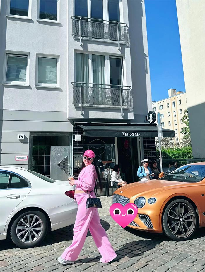 Hiện Quỳnh Thư đang sống cùng bạn trai tại Berlin, Đức và chờ đợi ngày con chào đời. (Ảnh: FB Quỳnh Thư)