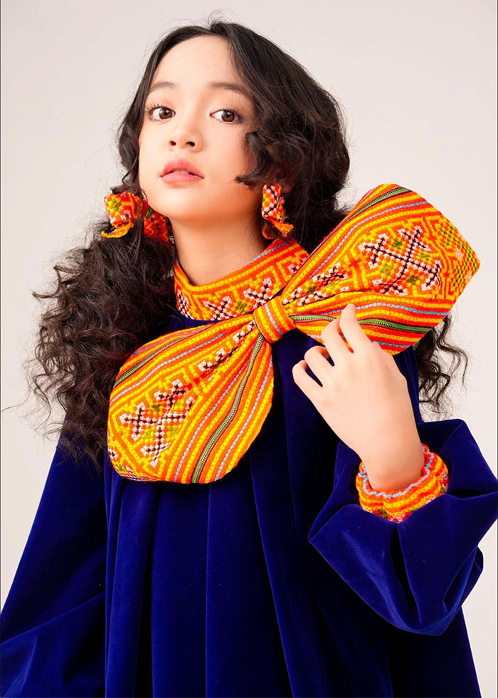 Cô bé sinh năm 2011 có gương mặt xinh xắn, đôi mặt to tròn dễ thương. Hiện tại đã là học sinh cấp hai nên nhìn Diệp Anh chững chạc hơn trước. (Ảnh: FB Chu Diệp Anh)