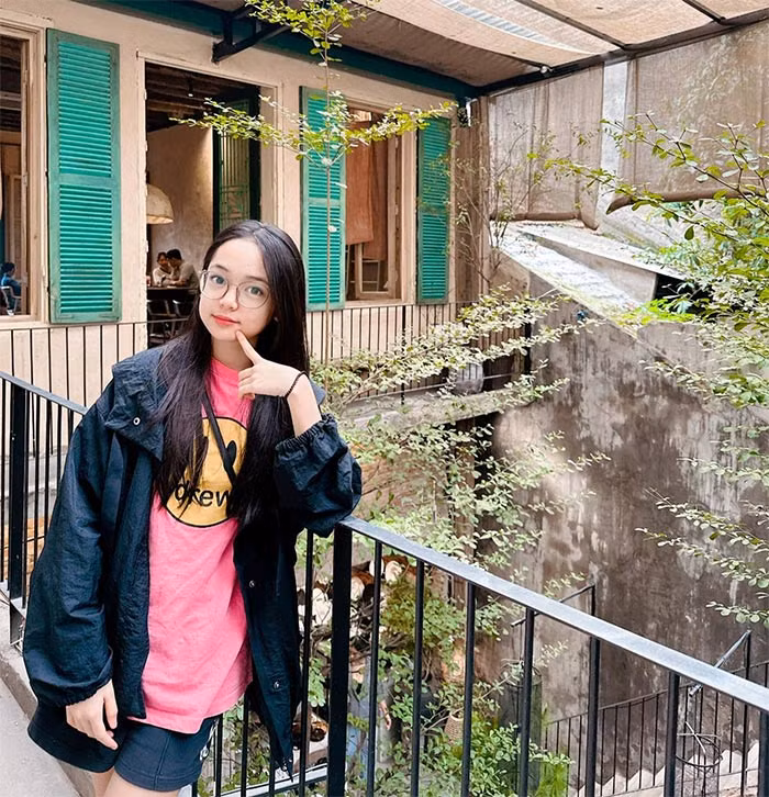 Khuôn mặt của Chu Diệp Anh vẫn không thay đổi từ nhỏ tới lớn, luôn giữ được nét xinh xắn vốn có. (Ảnh: FB Chu Diệp Anh)