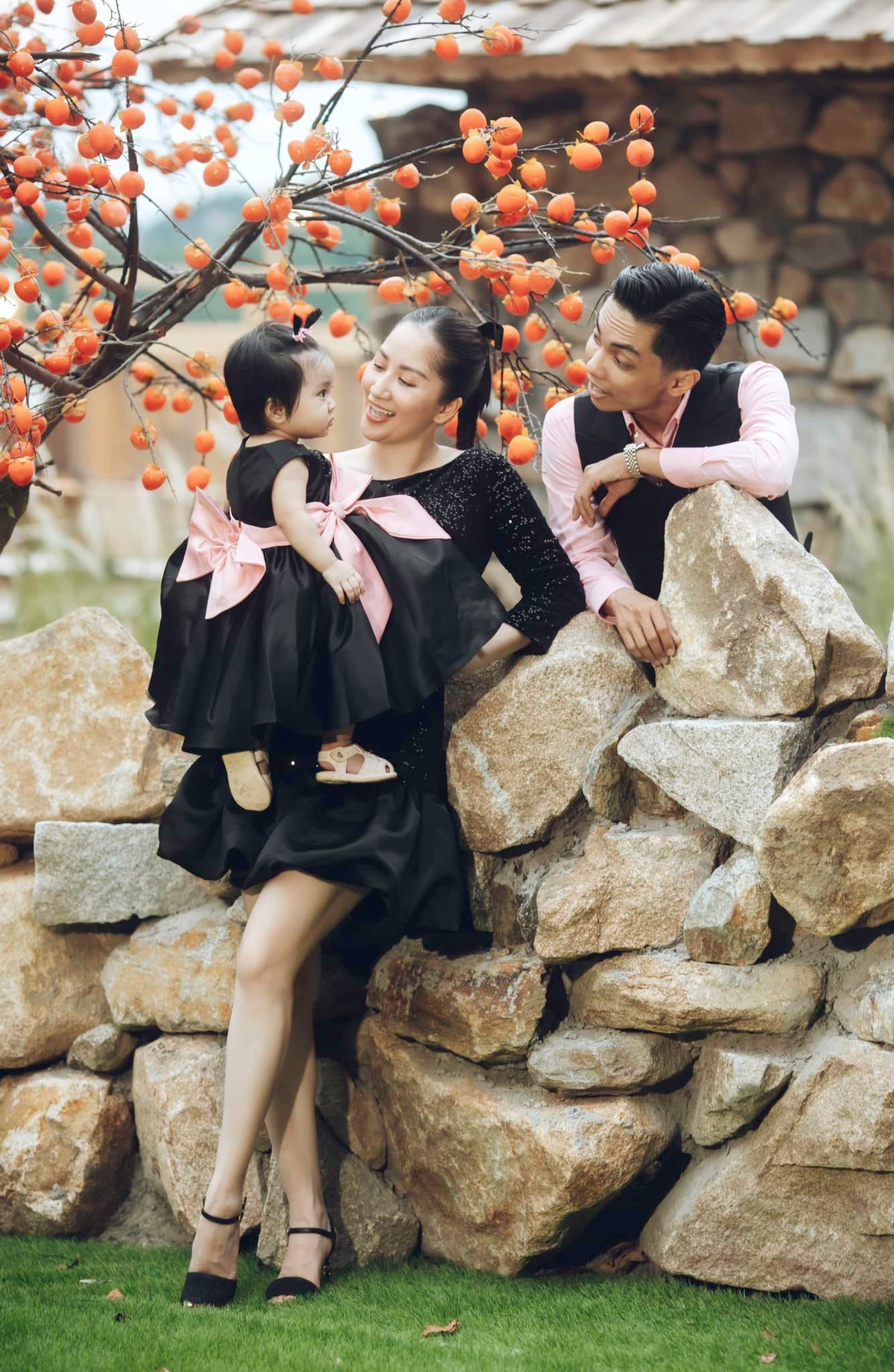 Khánh Thi và Phan Hiển được nhiều khán giả nhận xét ngày càng trẻ trung. Ảnh: FB Khanh Thi Phan Hien