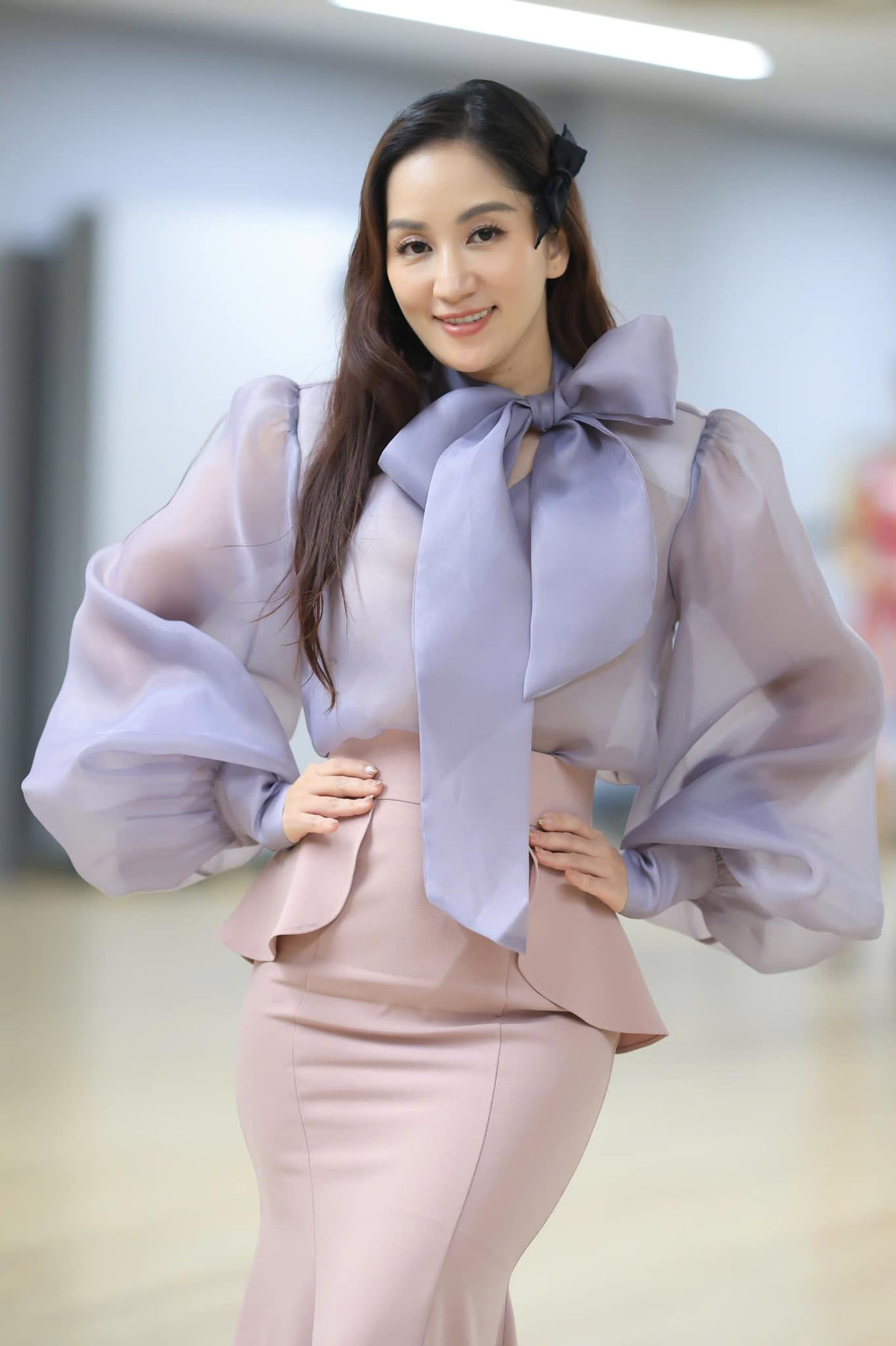 Ở tuổi 42, nhan sắc của Khánh Thi vẫn trẻ trung, rạng ngời. Ảnh: FB Nguyen Khanh Thi