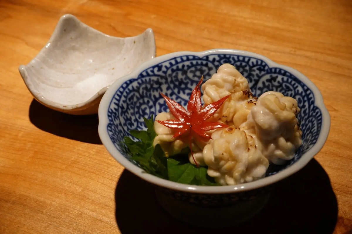 Ở Việt Nam, tinh hoàn cá chủ yếu phục vụ nhu cầu của giới nhà giàu. Đa số những người này tìm mua về ăn để bồi bổ sức khỏe, đặc biệt là bồi bổ cho nam giới ở độ tuổi trung niên. Ảnh: Sưu tầm