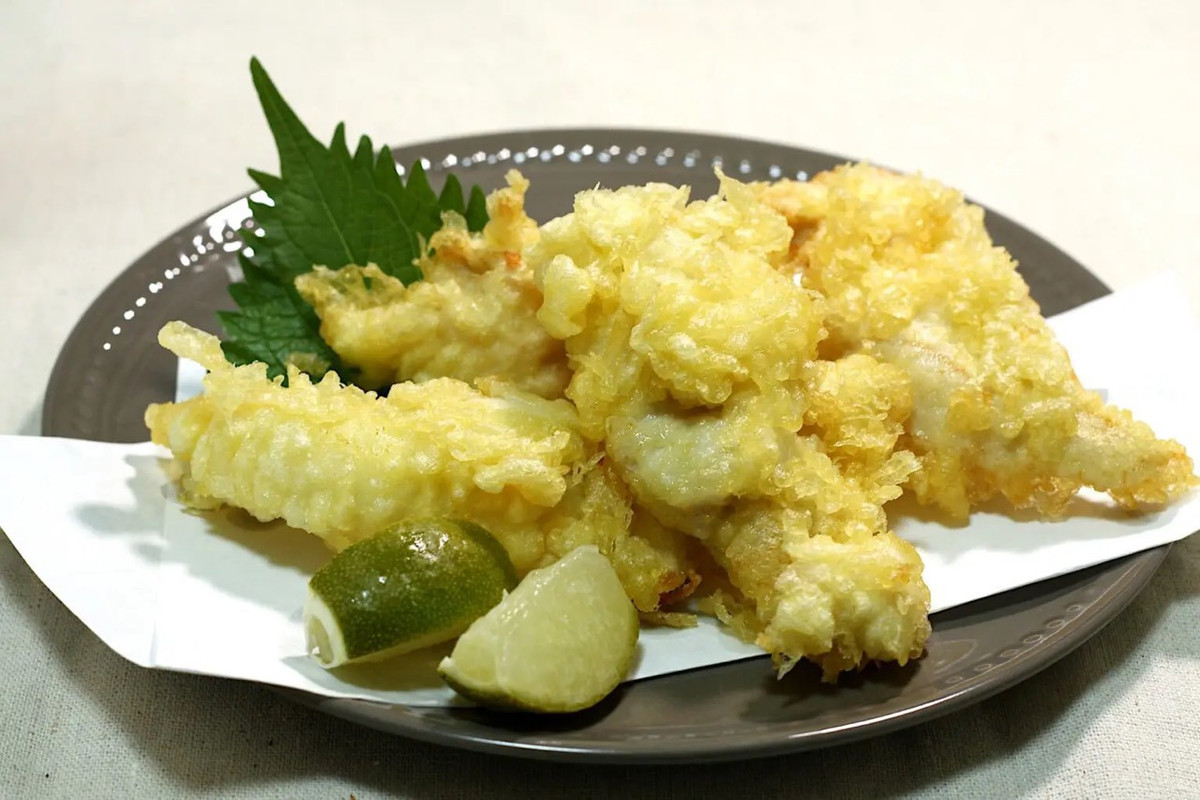 Món ăn này có thể được chế biến thành nhiều món khác nhau như nướng, rán, tempura, lẩu, thậm chí là ăn sống.