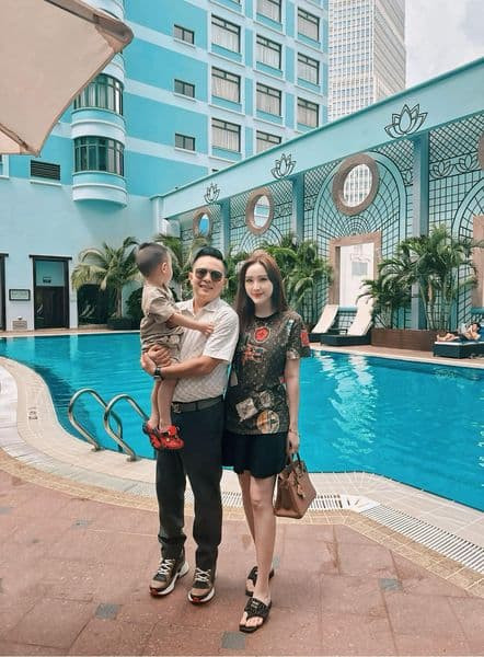 Bảo Thy nghỉ dưỡng cùng gia đình.