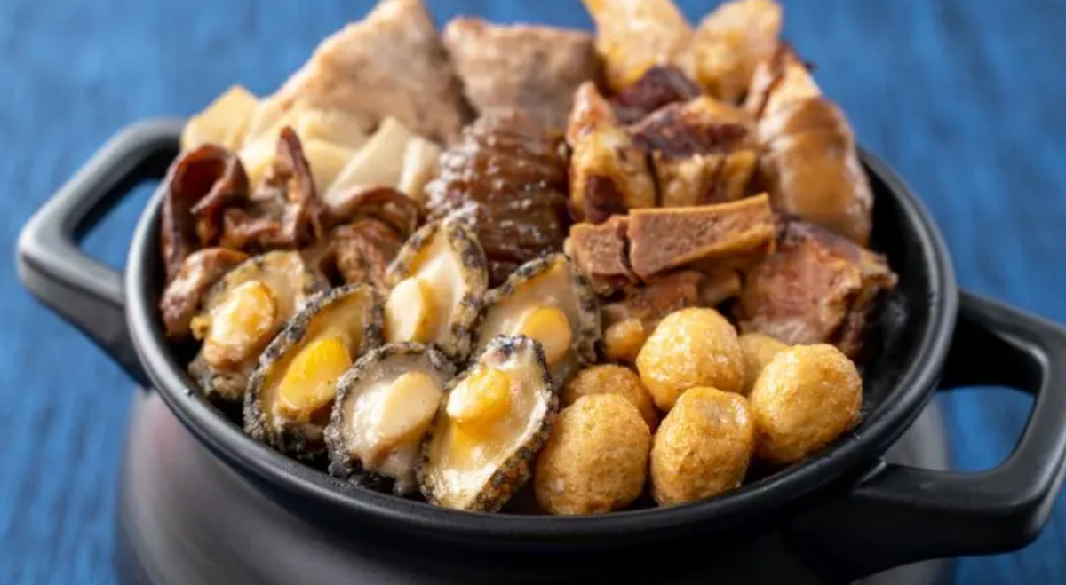 Nhiều tài liệu nghiên cứu đã chỉ ra rằng, món ăn này có tác dụng tăng cường trí nhớ và thể lực, tăng cường hệ miễn dịch, có khả năng chống lão hóa, chống viêm. Bên cạnh đó, một số thông tin còn cho rằng, Phật nhảy tường giúp nam giới tăng cường sinh lực, bổ thận tráng dương.