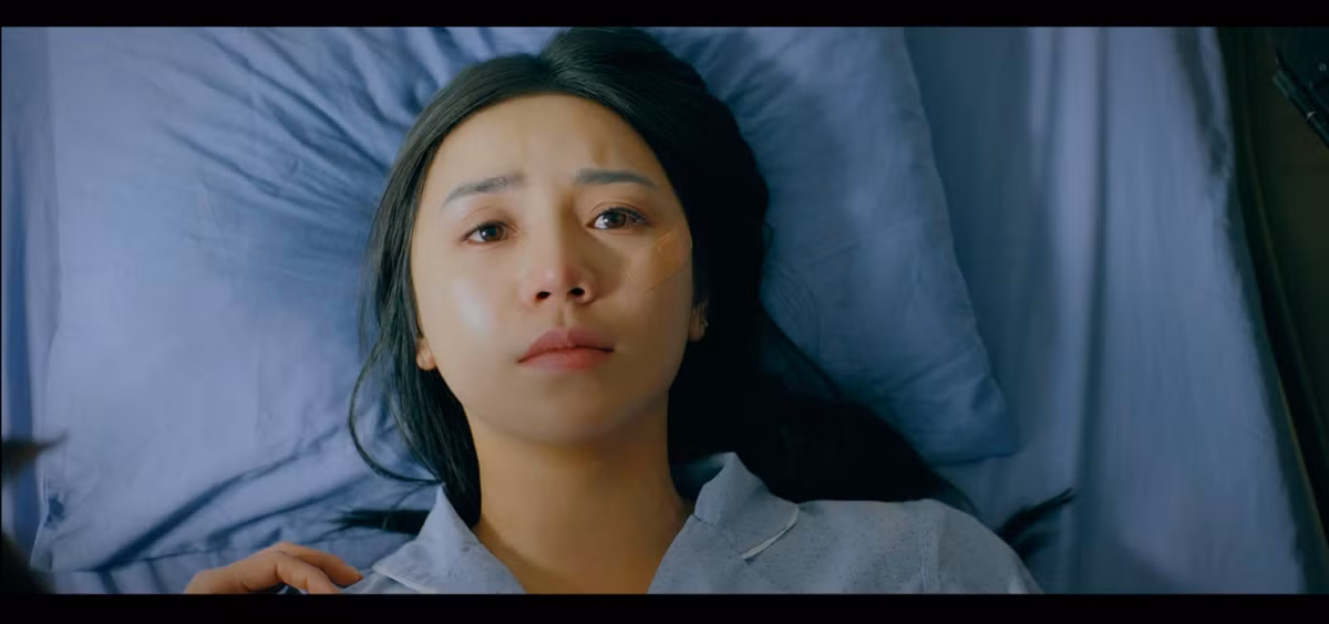 Đặc biệt, trong tình tiết mới đây, Nguyệt gặp tai nạn phải nhập viện cấp cứu và người tông xe vào cô chính là Lan Nhi - con gái vị tổng tài.