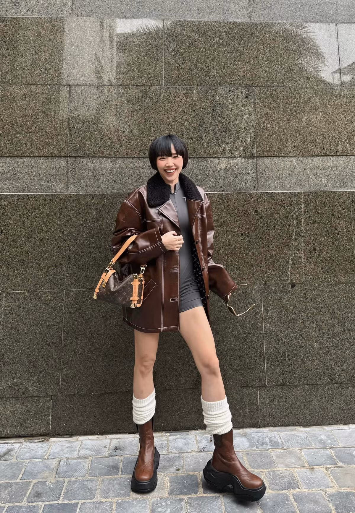 Vốn sở hữu nhan sắc xinh đẹp và vóc dáng không kém bất cứ người mẫu chân dài nào, Tóc Tiên dường như rất yêu thích diện những trang phục cắt xẻ táo bạo. Ảnh: FBNV