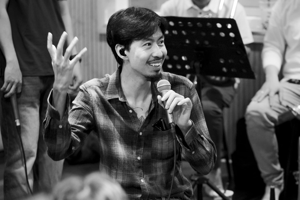 Bản thân Đen Vâu đã từng chia sẻ rằng anh sáng tác nhạc dựa trên cảm xúc và những gì mình trải nghiệm, chứ không hề có ý định "dự đoán" đề thi. Việc các MV của anh vô tình trùng hợp với đề thi chỉ là sự may mắn ngẫu nhiên.