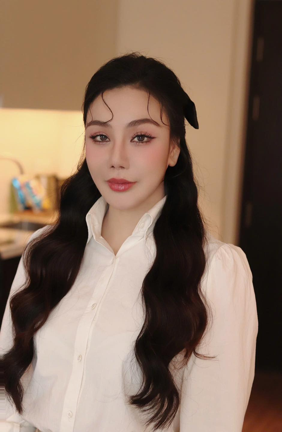 Ca sĩ Hồ Quỳnh Hương trẻ trung, nữ tính. Ảnh: FB Hồ Quỳnh Hương