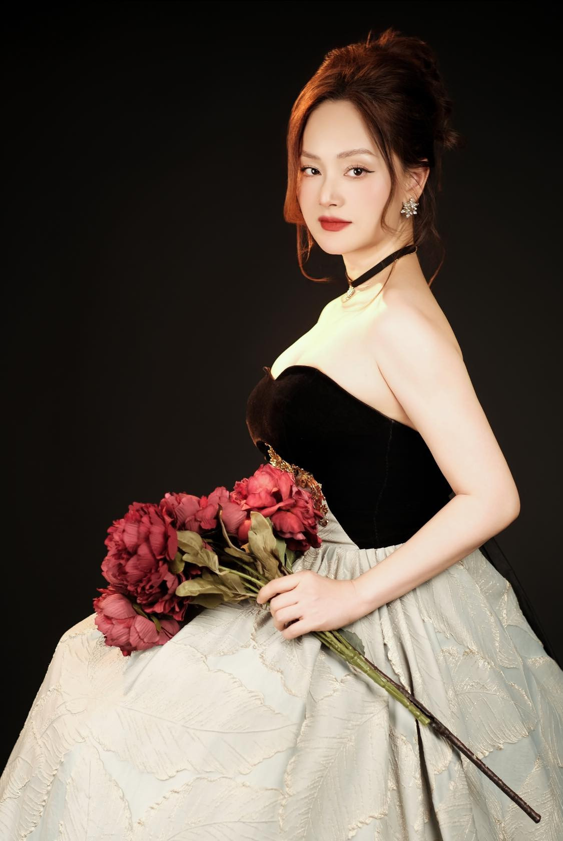 Mẹ bỉm Lan Phương bất ngờ gợi cảm hết nấc. Ảnh: FB Lan Phuong Nguyen