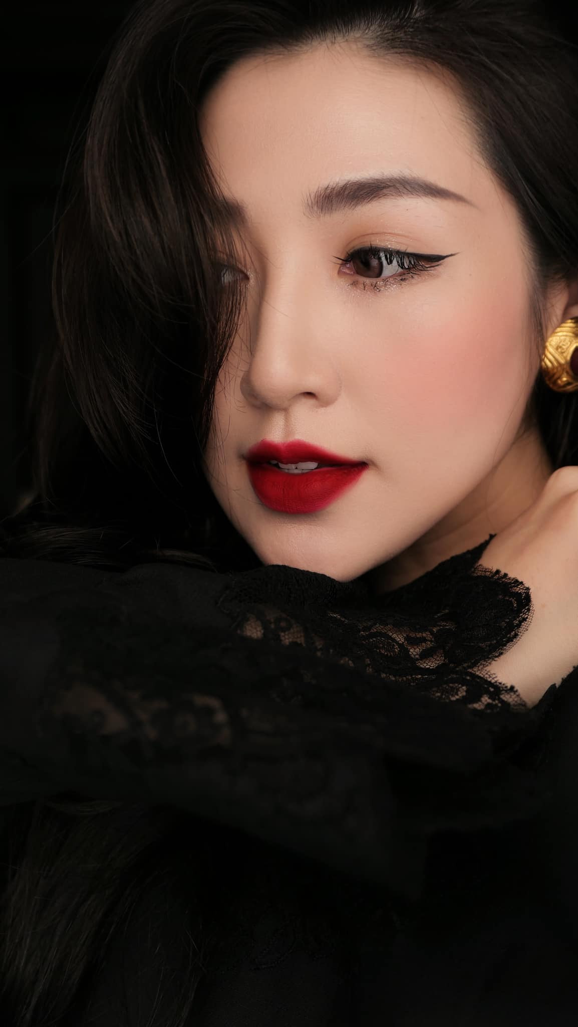 Á hậu Tú Anh zoom cận dung nhan ngọt ngào, cuốn hút. Ảnh: FB Duong Tu Anh